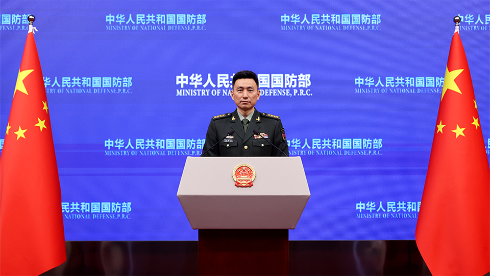 国防部新闻发言人张晓刚就日本自卫队舰艇过航台湾海峡答记者问